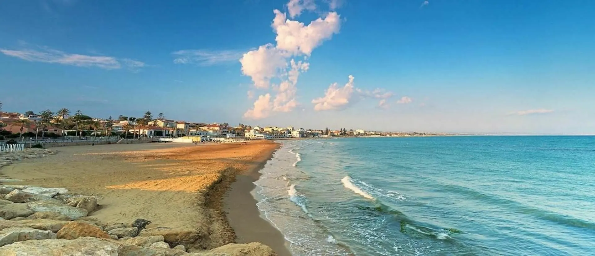 Apartment With 2 Bedrooms In Marina Di Ragusa, With Wonderful Sea View Itália